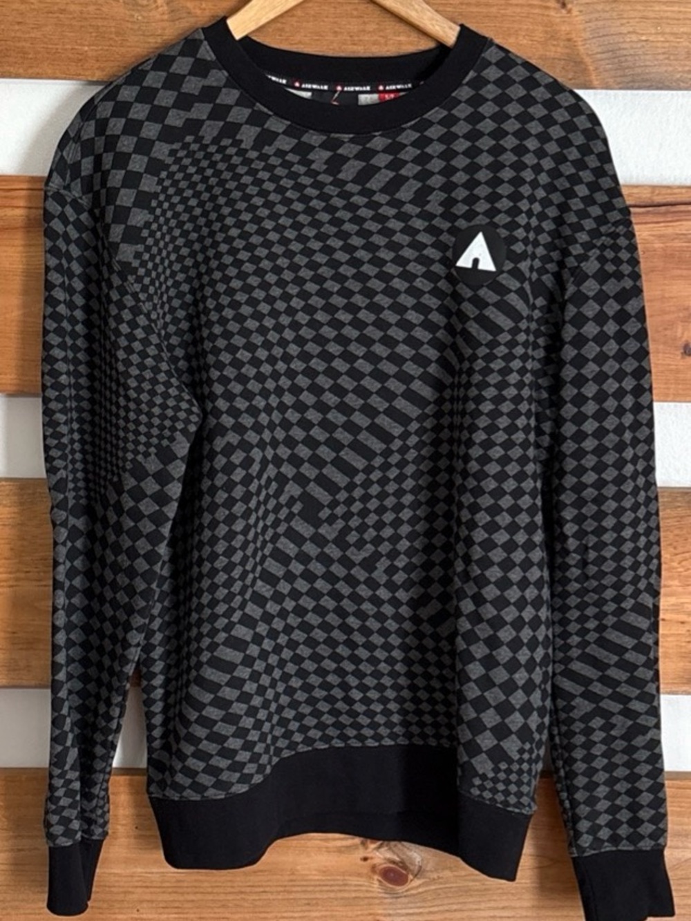 Airwalk Ladies Checkerboard Black & Gray Logo Streetware Sweatshirt Size Small